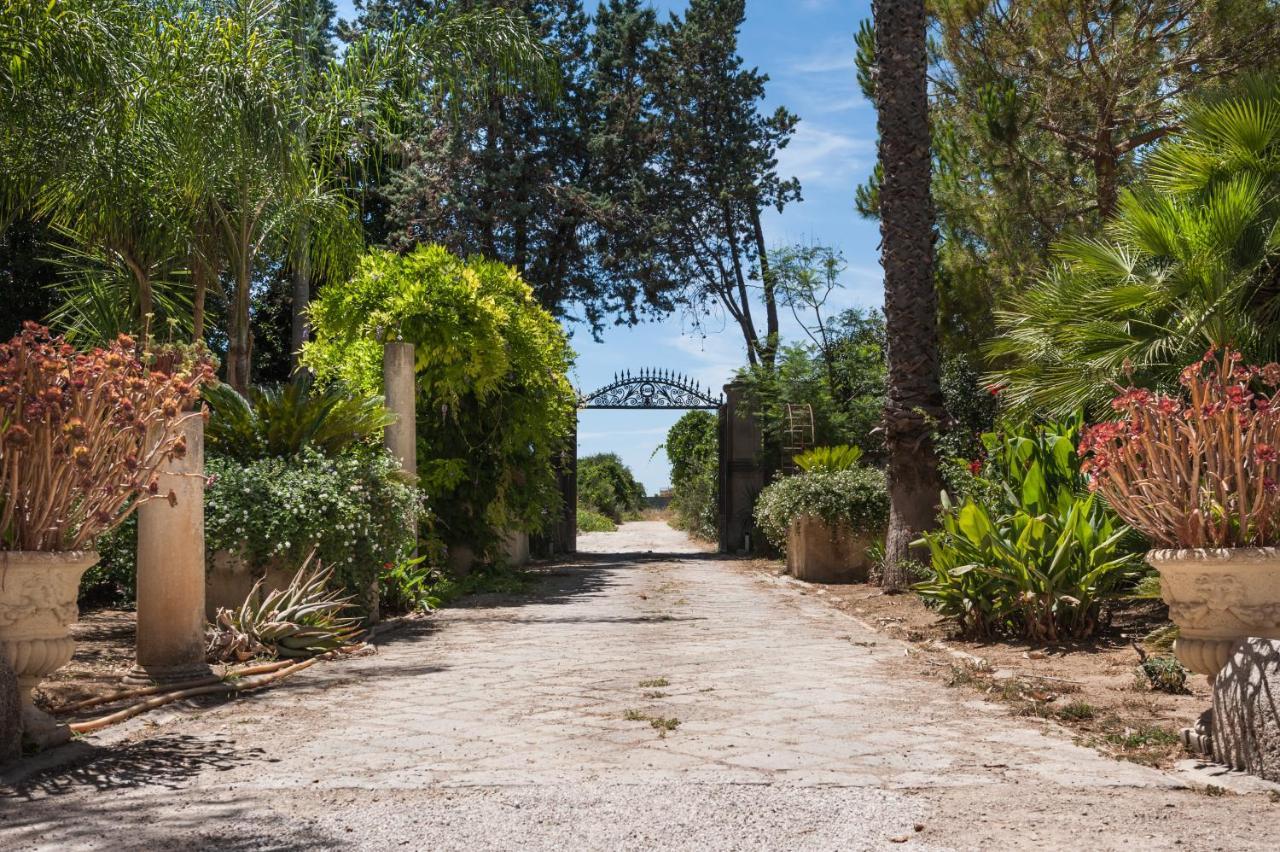 مبيت وإفطار Aradeo Palazzo Francesco Grassi المظهر الخارجي الصورة