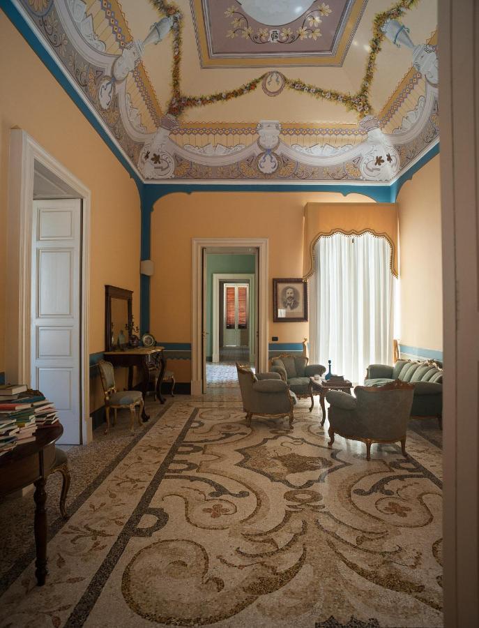 مبيت وإفطار Aradeo Palazzo Francesco Grassi المظهر الخارجي الصورة